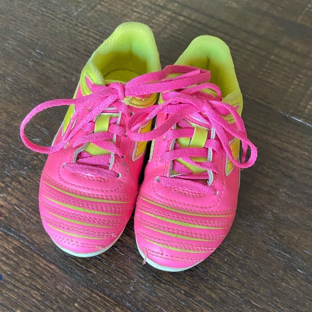 Girls soccer cleats, size 11.5